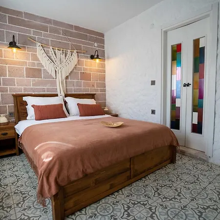 Ajlan Cunda Hotel