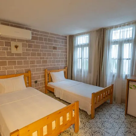 Ajlan Cunda Hotel 2*