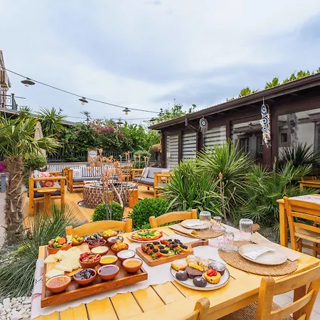 Hotel Ajlan Cunda 2*